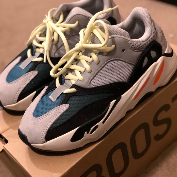 yeezy 700 grade school